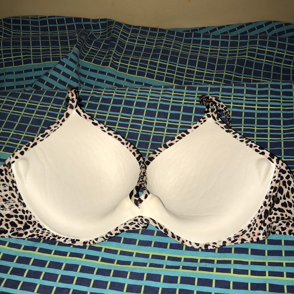 Victoria’s Secret bra 32D - Picture 3 of 5